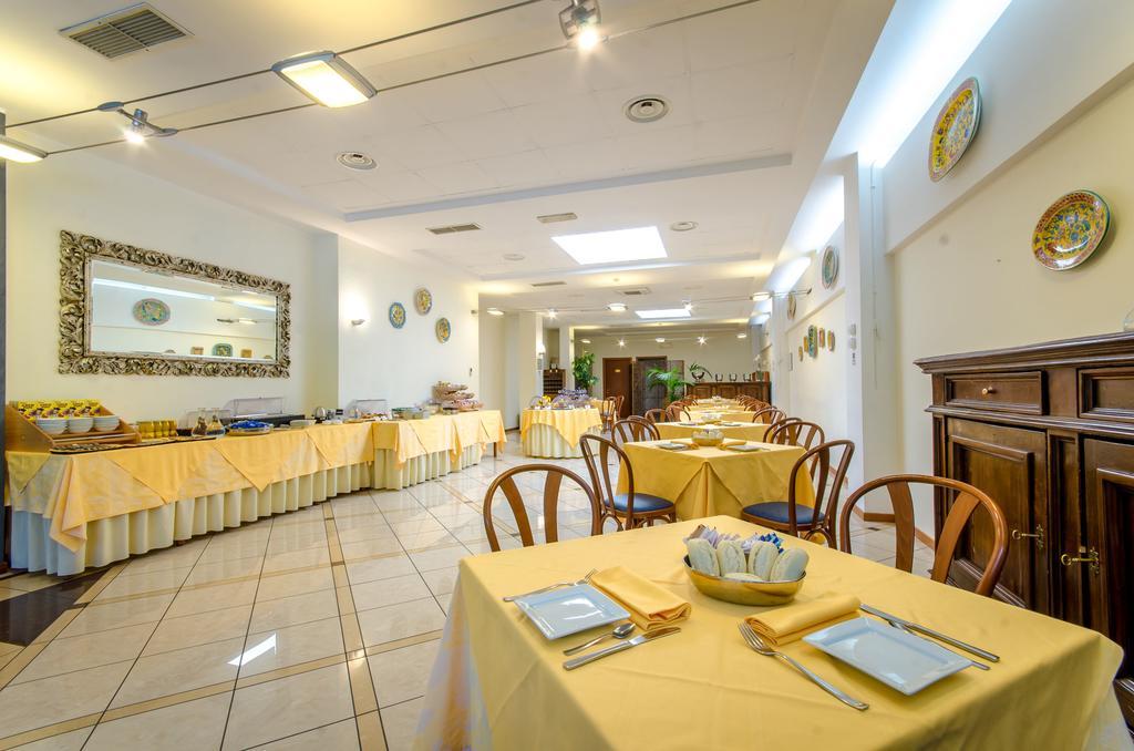 Hotel Federico II Λ' Άκουιλα Εξωτερικό φωτογραφία