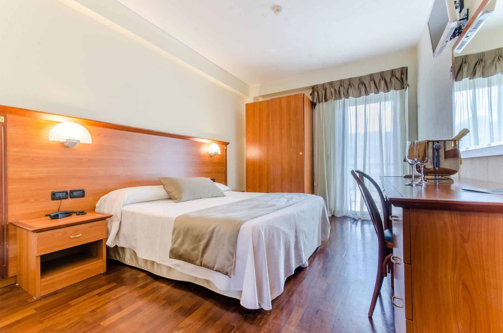 Hotel Federico II Λ' Άκουιλα Εξωτερικό φωτογραφία