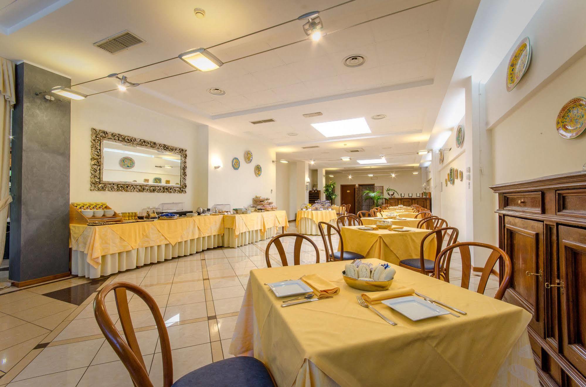 Hotel Federico II Λ' Άκουιλα Εξωτερικό φωτογραφία